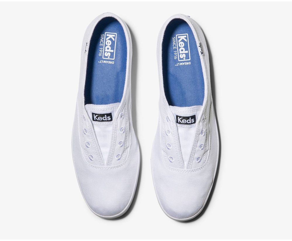 Keds Slip Ons White - Chillax Basics - Womens NMPEWG-653